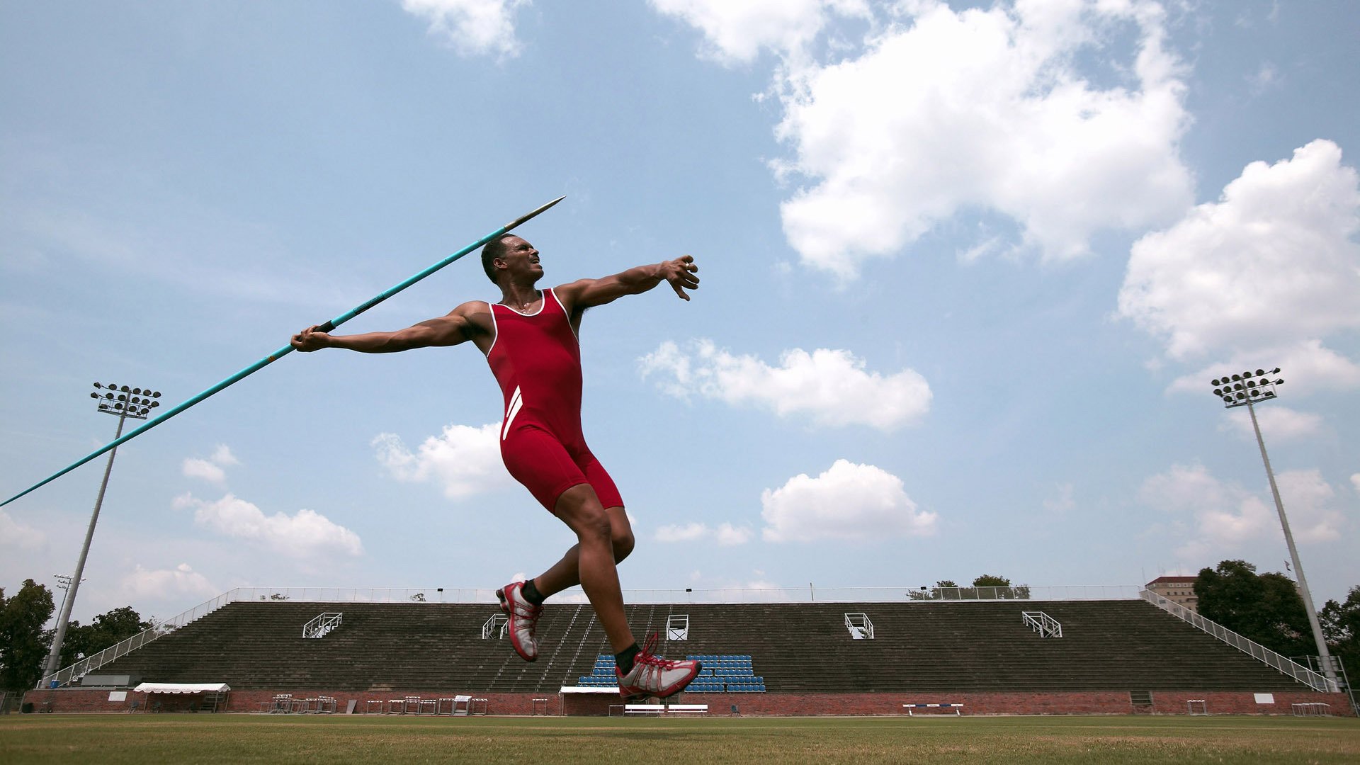 全红婵再次完美表现，成功进入决赛，全红婵夺冠后,家门口这一幕令人震惊